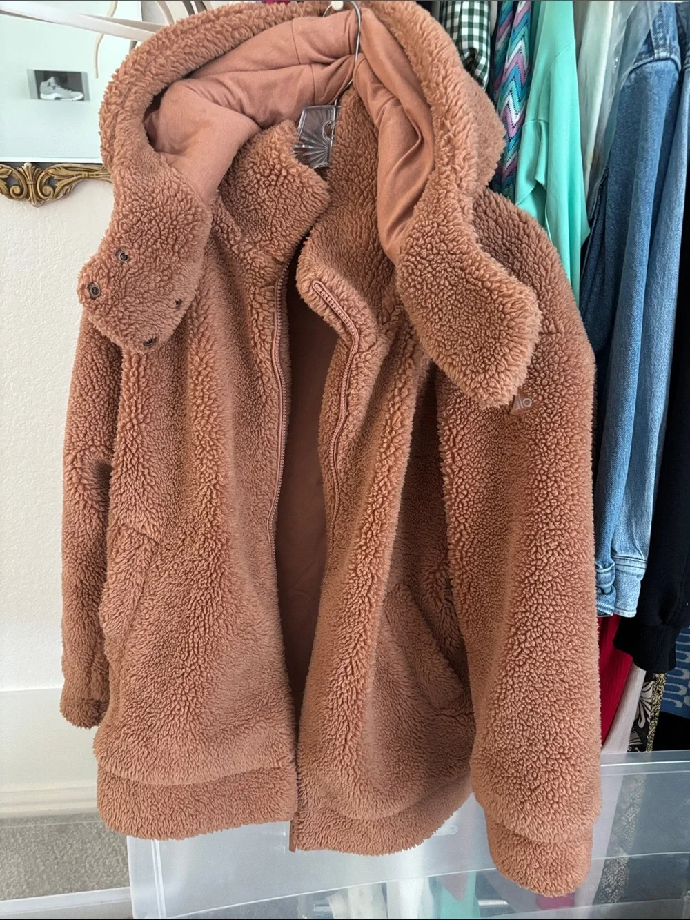 ALO Yoga Norte Sherpa Zip Hoodie in Brown/S - Picture 9 of 9